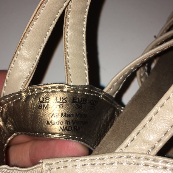 *SALE*  Life Stride Tan Sandals Wedge 2” - Picture 5 of 5